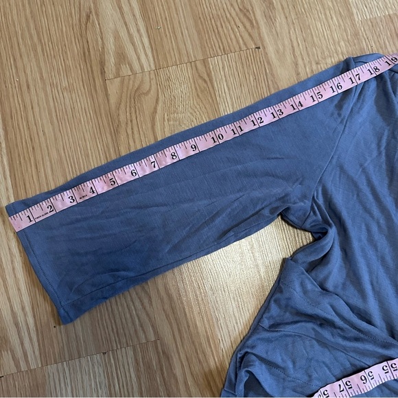 Garnet hill size large 100% wool faux wrap dress in gray with 3/4 sleeves - Picture 5 of 9